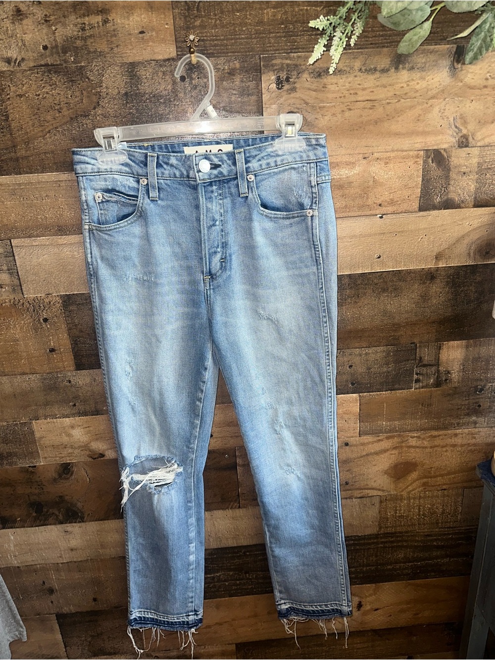 AMO Babe Wash 183-Trippin Distressed Raw Hem High Rise Straight Jeans Size 28